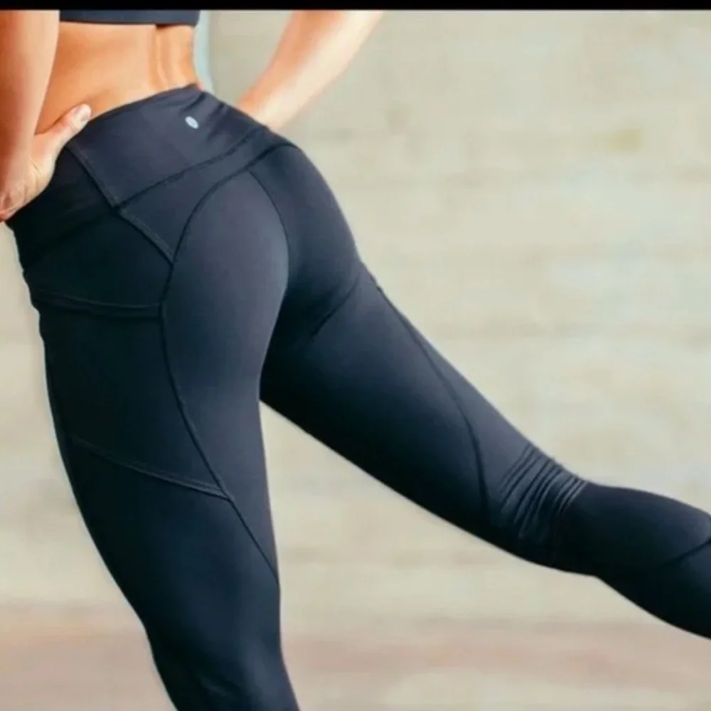 lululemon athletica Black Leggings - Picture 2 of 8